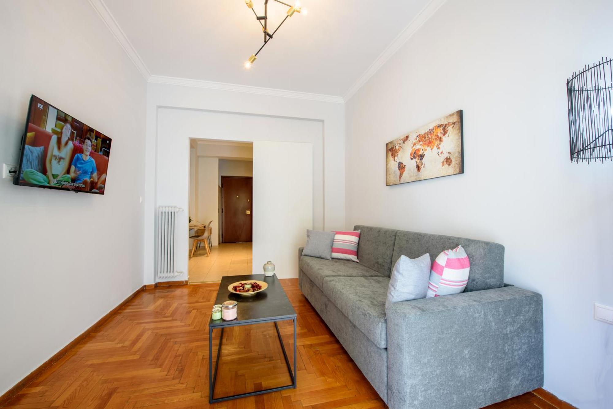 Spacious And Modern One Bedroom Apartment Атина Екстериор снимка